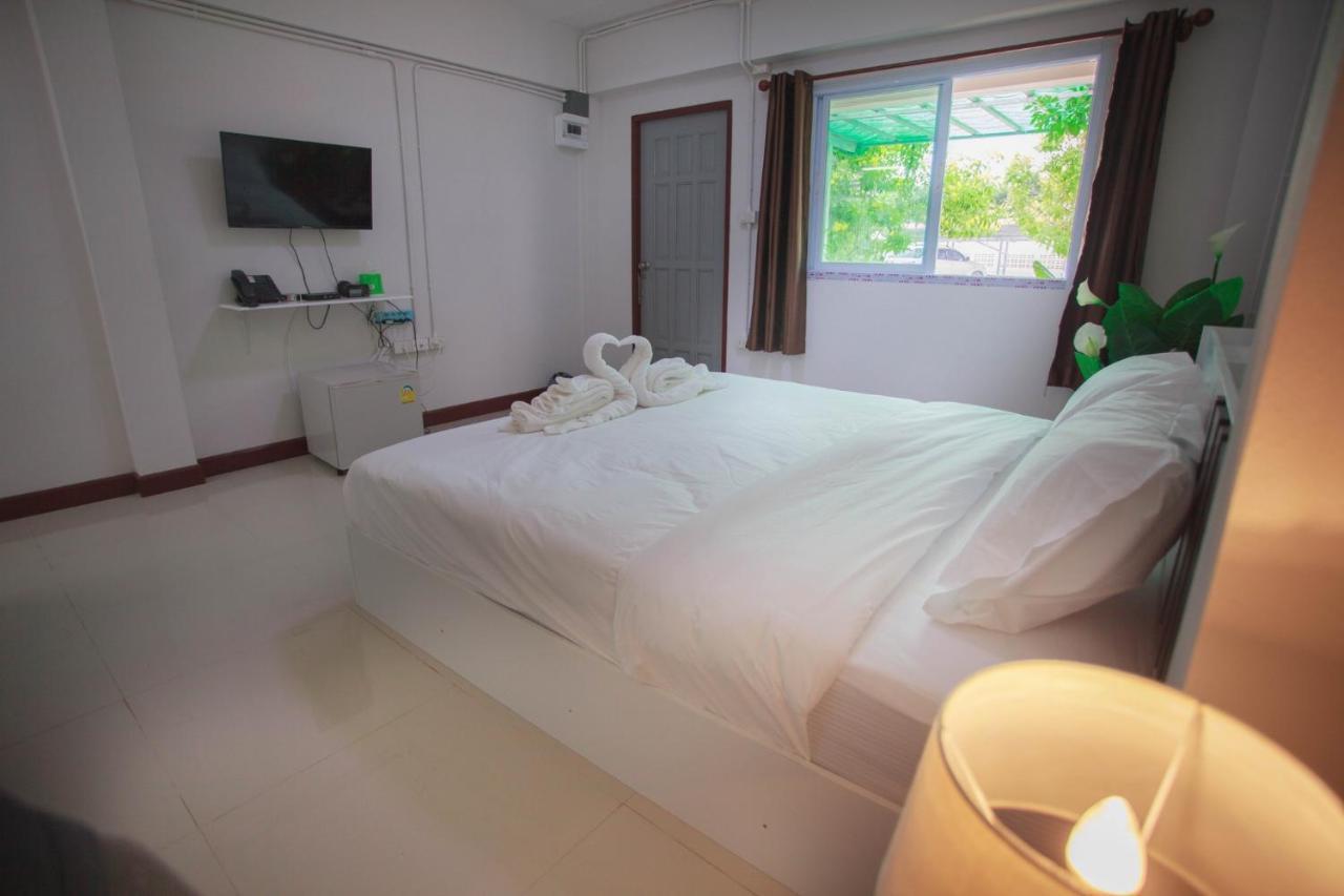 Pantip Boutique Hotel Lamphun Esterno foto