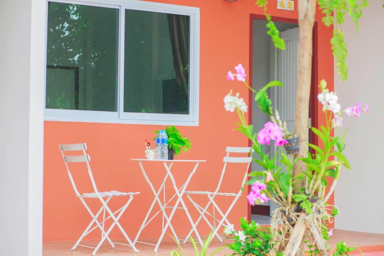 Pantip Boutique Hotel Lamphun Esterno foto
