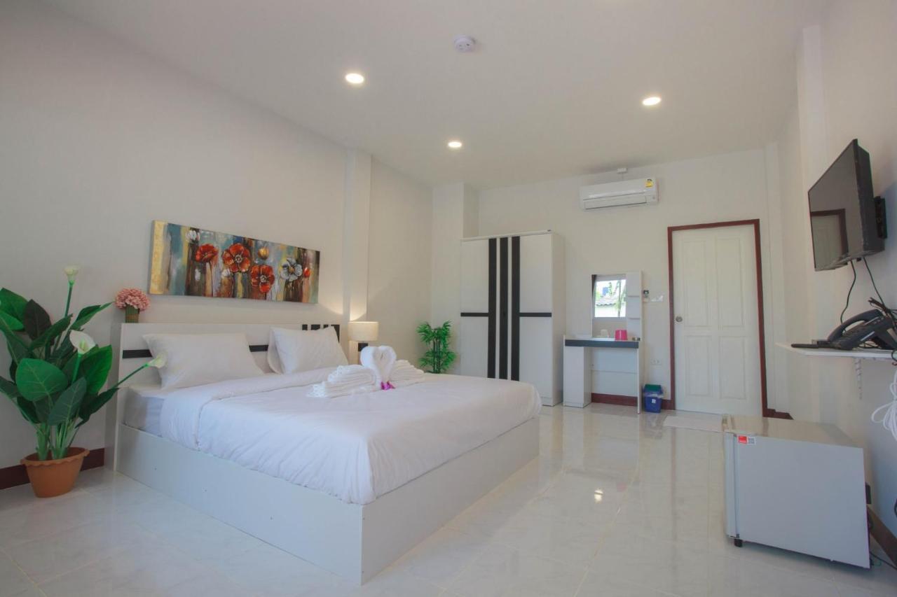 Pantip Boutique Hotel Lamphun Esterno foto