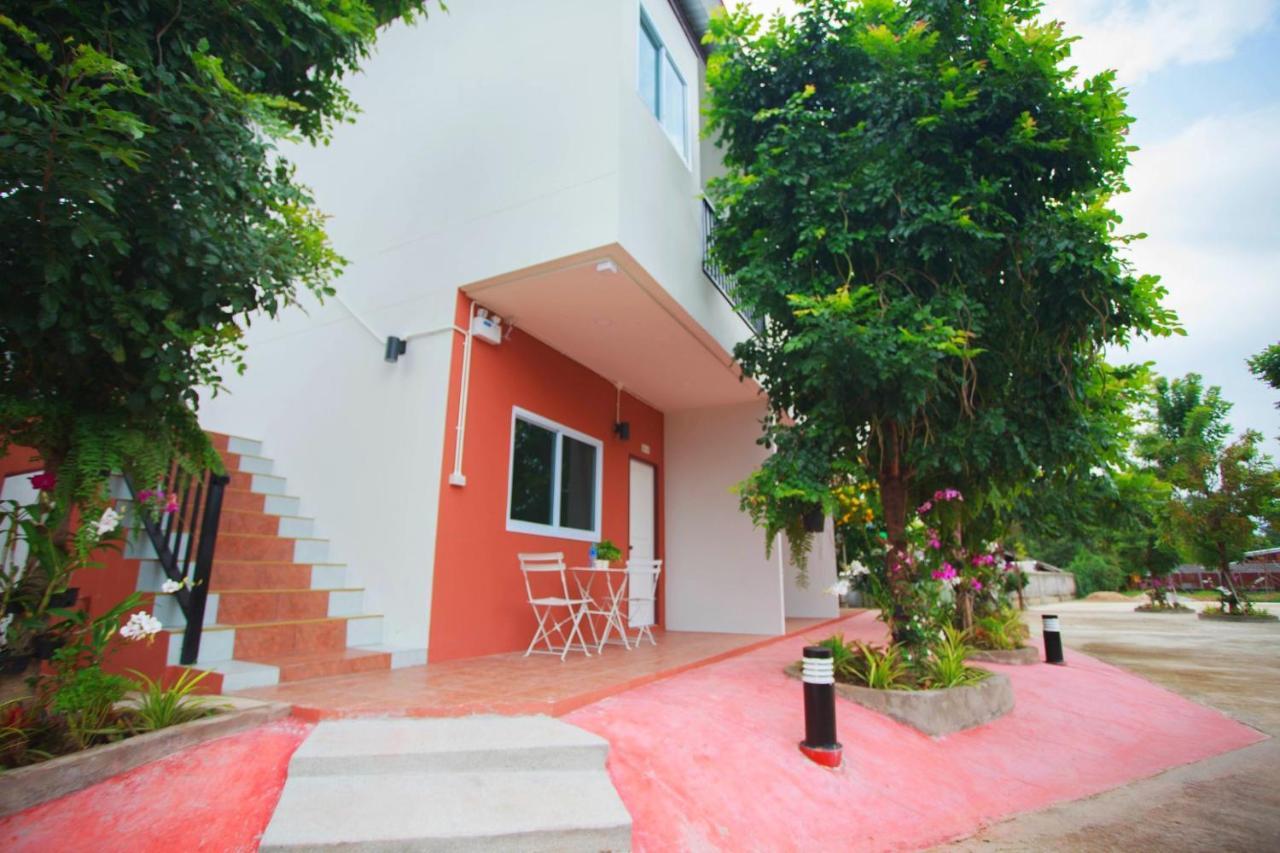 Pantip Boutique Hotel Lamphun Esterno foto